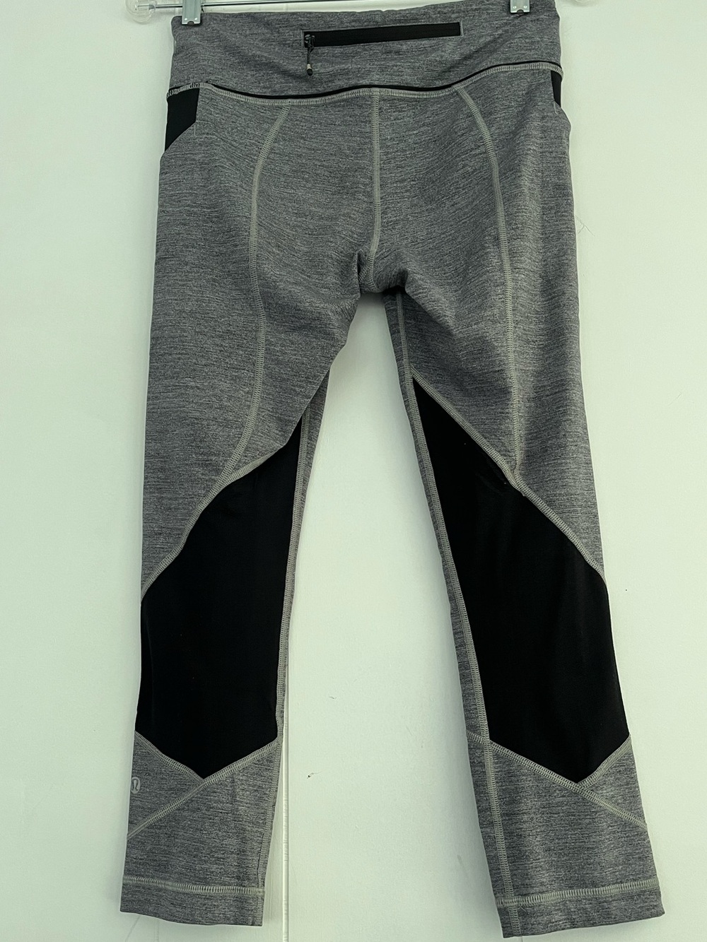 Lululemon Pace Rival Heathered Gray & Black Colorway Crop Size 6